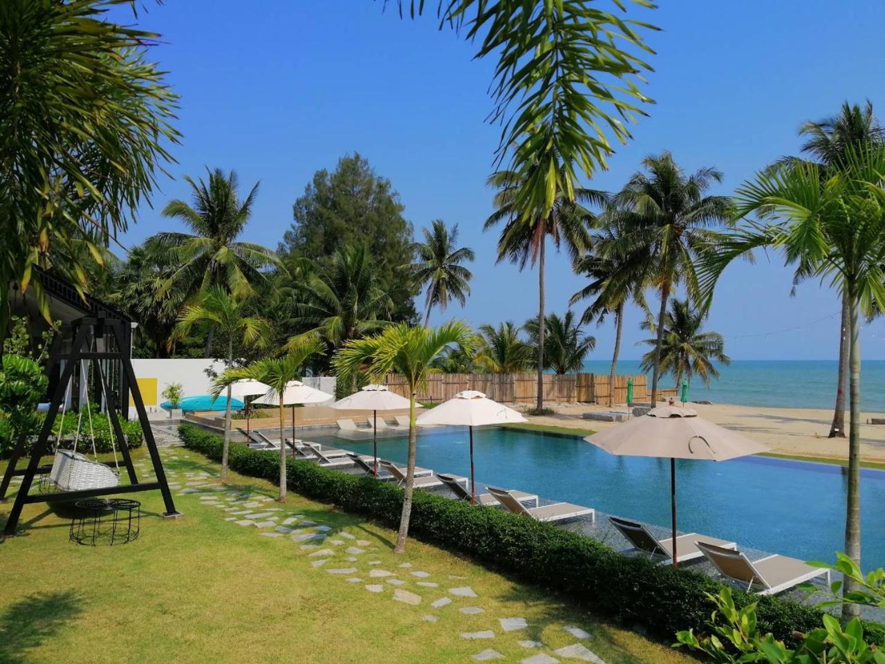 Tungtong Beach Villas Thap Sakae Exterior foto